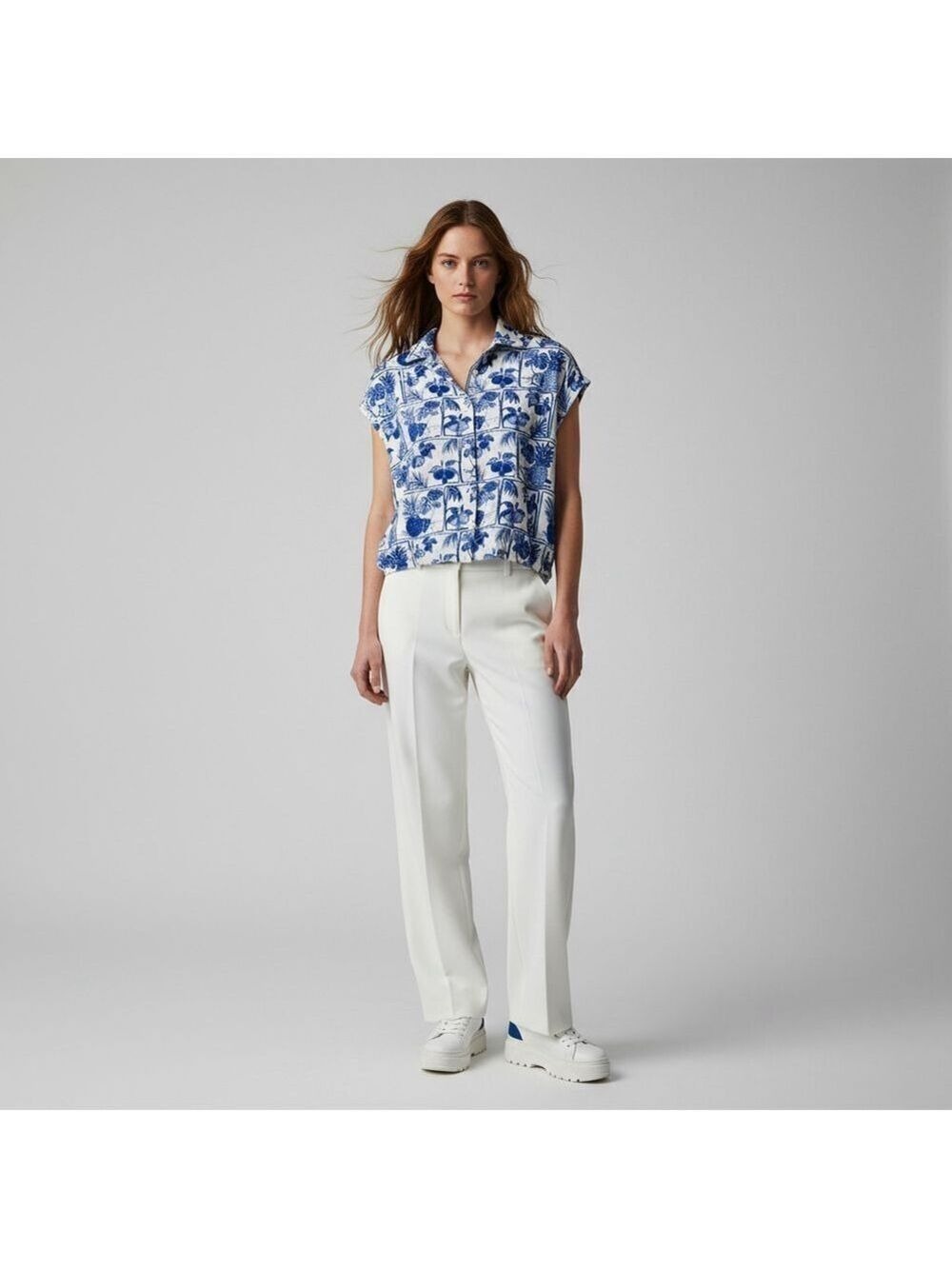 Rose & Olive Blue White Hawaiian Novelty Fruit Cropped Cap Sleeve Shirt